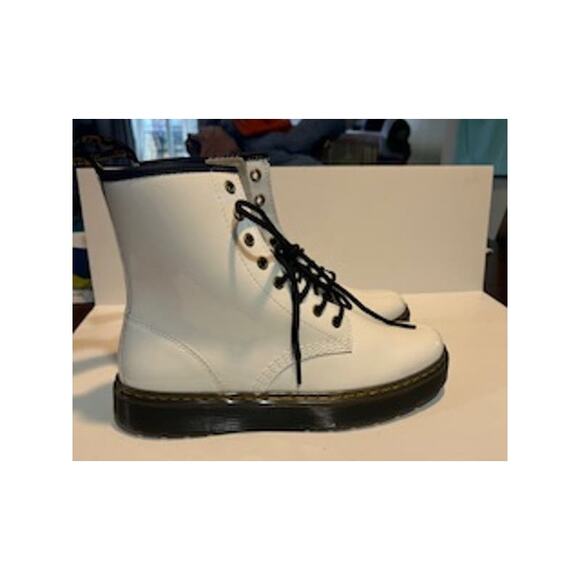 Dr. Martens Shoes - Doc Martens Zavala Platform Combat Lace Up Patent Leather Boots White Size 8 NWT